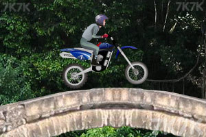 《超级摩托车X》游戏画面2