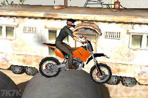 《极限摩托攀爬》游戏画面4