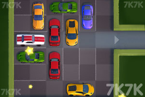 《汽车华容道》游戏画面1