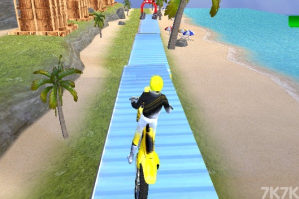 《摩托车特技赛道》游戏画面2