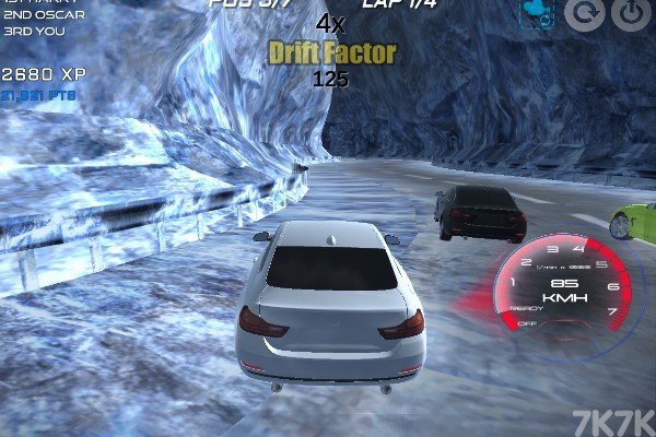 《公路汽车赛》游戏画面4
